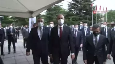 Bakan Gül, 'Bir Kitap Bir Umut' kampanyasındaki ilk kitap bağışını Ankara Adliyesi'nden başlattı