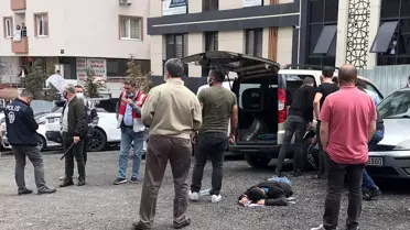 Bakırköy Adliyesi önünde meydana gelen silahlı saldırıda 2 kişi yaralandı