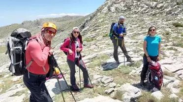 Manisalı dağcılar Dedegöl tırmanışını tamamladı