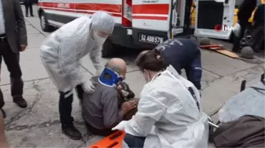 Yolun karşısına geçmeye çalışan yaşlı adama otomobil çarptı