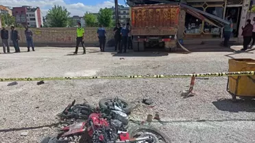 Freni patlayan hafriyat yüklü kamyon, 3 aracı ve 1 motosikleti ezip dükkana girdi