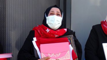 Vanlı annelerin evlat nöbeti devam ediyor