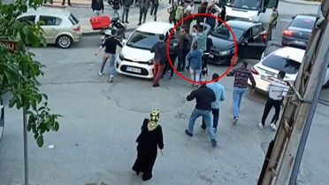 Yol verme kavgası yumruk yumruğa bitti!