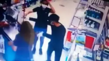 Son dakika haber... Silahlı market soygunu kamerada