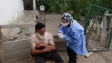 ÇORUM'DA SAĞLIK EKİPLERİNİN AŞI MESAİSİ SÜRÜYOR