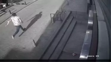 Fatih'te polisin kovaladığı yankesici 'nefesi kesilince' yakalandı