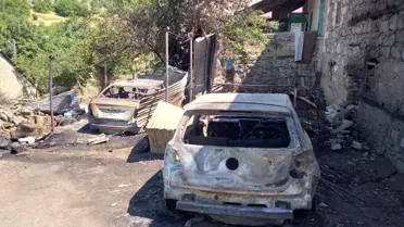 Elazığ'da yangın: 2 araç küle döndü 1 ev kullanılamaz hale geldi