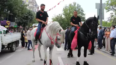 Gül korteji düzenlendi