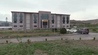 Öğrenciler okullarındaki çiftlikten elde ettikleri süt ile 'süt reçeli' üretimine başladı