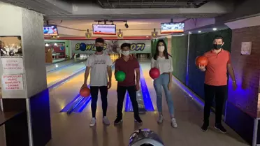 Kırşehir'de AK Parti teşkilatının düzenlediği bowling turnuvası tamamlandı