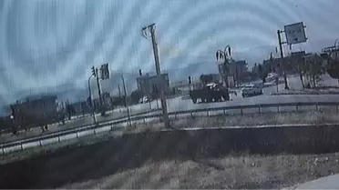 GAZİANTEP'TE OTOMOBİL İLE TRAKTÖR ÇARPIŞTI: 4 YARALI