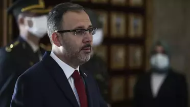 Son dakika haberleri: Bakan Kasapoğlu'ndan milli güreşçilere tebrik