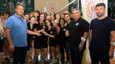 Manisa Valilik Kupası Voleybol Turnuvasına Turgutlu damgası