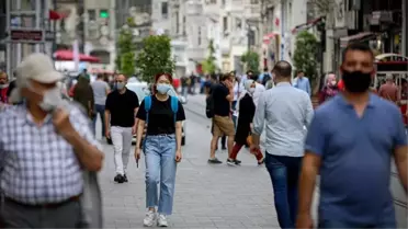 Normalleşmenin ardından uyarılar art arda geldi! Uzmanlar, maske ve sosyal mesafe kuralına dikkat çekti