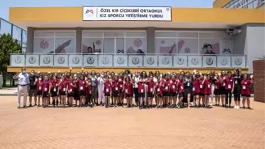 Meral Seçer ve Neptün Soyer 'Kır Çiçekleri' ile buluştu