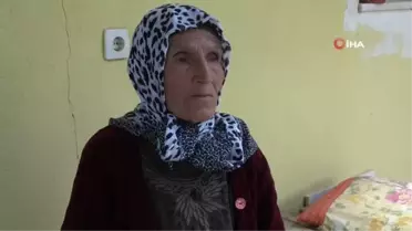 Son dokuma ustalarından Ümmühan teyze, 1800'lü yıllardan gelen tezgahta Nikfer bezi dokuyor