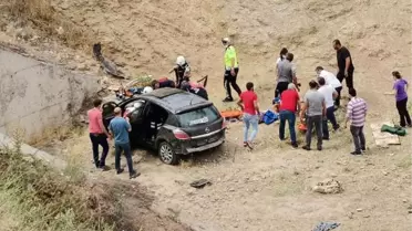 Ankara'da otomobil şarampole yuvarlandı: 5 yaralı