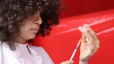 Sağlıkçılar doğu ve güneydoğuda Kovid-19 aşısında ön yargıları yıkmak için mesailerini artırdı