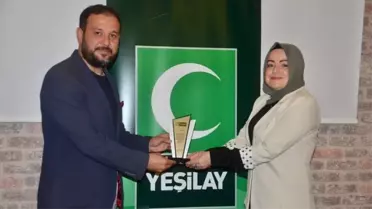 Yeşilay Sakarya'da devir teslim