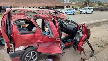 Son dakika! Amasya'da hafif ticari araç tırla çarpıştı: 2 ölü, 3 yaralı