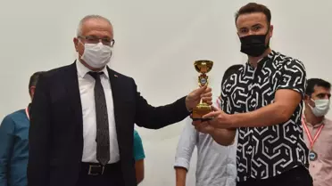 KMÜ'de spor oyunları ödül töreni düzenlendi