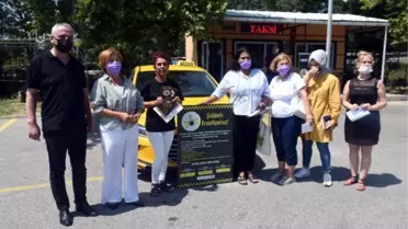 EDİRNE'DE TAKSİLERE 'ŞİDDETİ FRENLİYORUZ' ÇIKARTMALARI YAPIŞTIRILDI