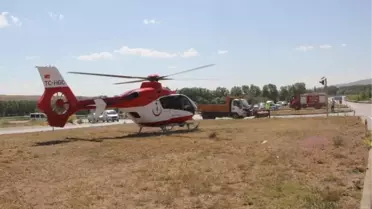 Otomobil ile hafif ticari araç çarpıştı: 6 yaralı