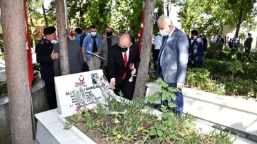 Manisa'da 15 Temmuz Şehitleri anısına 251 fidan dikildi