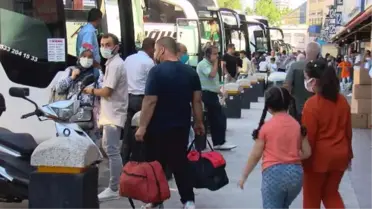 15 TEMMUZ DEMOKRASİ OTOGARI'NDA BAYRAM YOĞUNLUĞU; EK SEFERLER DE DOLDU