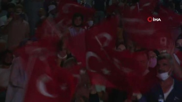 Gazi kentteki 15 Temmuz gecesinde renkli görüntüler