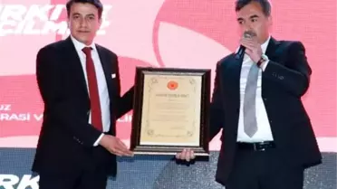Kaymakam Fikret Dağ, Ahlatlıların 'Fahri Hemşehrisi' oldu
