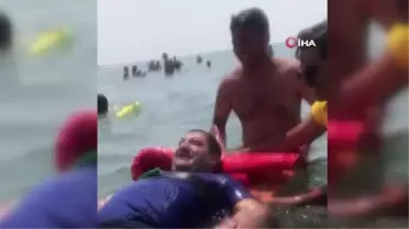 Hayatında ilk kez denize girmenin mutluluğunu yaşadı