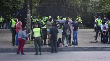 Kolombiya'da binlerce kişi hükümeti protesto etti