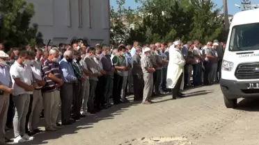 Son dakika haberi | Trafik kazasında hayatını kaybeden öğretmen çift ve çocukları Kırıkkale'de toprağa verildi