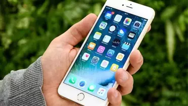 iPhone kullanıcılarına gönderilen 'Evde Kal Türkiye' acil durum uyarısı tepki topladı