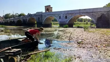 YOSUN VE ÇÖPLERLE KAPLANAN TUNCA NEHRİ'NDE ÇEVRECİLER TEMİZLİK YAPTI