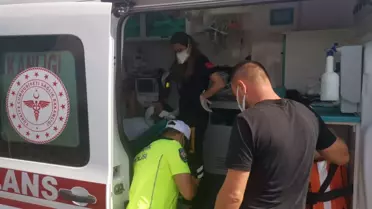 Kocaeli'de damacana yüklü kamyonla çarpışan otomobilin sürücüsü yaralandı