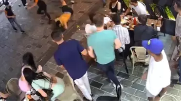 Sözlü tacizde bulunup, İngilizce küfürler yağdırdılar! Taksim'i karıştıran olay kamerada