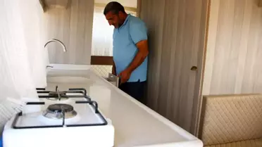 Atıl durumdaki aracı karavana dönüştürdü