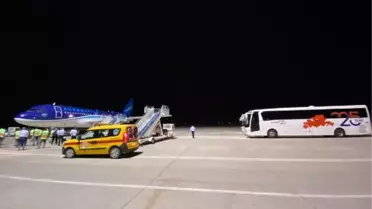 Azerbaycan'dan gelen yardım ekibi Dalaman Havalimanı'na indi