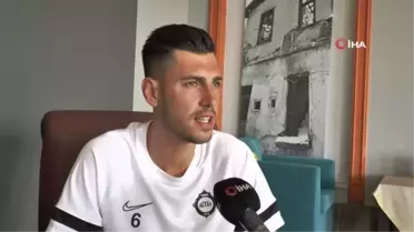 Ceyhun Gülselam: 'Süper Lig'den birçok teklif aldım ama Altay'ı seçerek doğru bir karar verdim'- Altaylı futbolcu Ceyhun Gülselam: - 'Mustafa hocanın...
