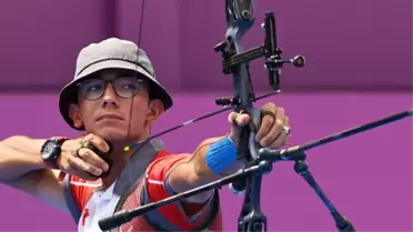 Dünya 1 numarası Ellison'u eleyen milli okçumuz Mete Gazoz, Tokyo'da yarı finale yükseldi