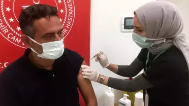 Annesini korona virüsten kaybetti tüm arkadaşlarını aşıya götürüyor