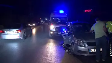 Arnavutköy'de 2 otomobil çarpıştı: Anne ve 2 çocuğu yaralandı