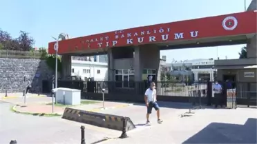 Son dakika haberleri: SULTANGAZİ'DE DÜĞÜNDE VURULAN ÇOCUĞUN CENAZESİ ADLİ TIP KURUMU'NDAN ALINDI