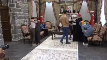 Aileleri evlat nöbetindeki 3 kişi adli şartıyla serbest bırakıldı