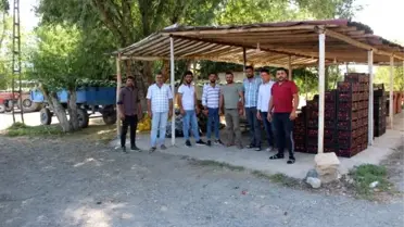 Iğdır'da yetiştirilen yerli ürünler Nahçıvan Yolu üzerinde sergileniliyor