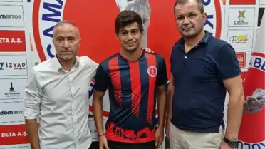 Bergama'da Yusuf Can imzaladı