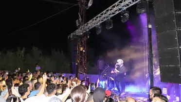 Manuş Baba, Hatay'da hayranlarına konser verdi