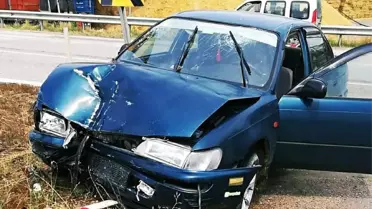Samsun'da kavşakta iki otomobil çarpıştı: 5 yaralı